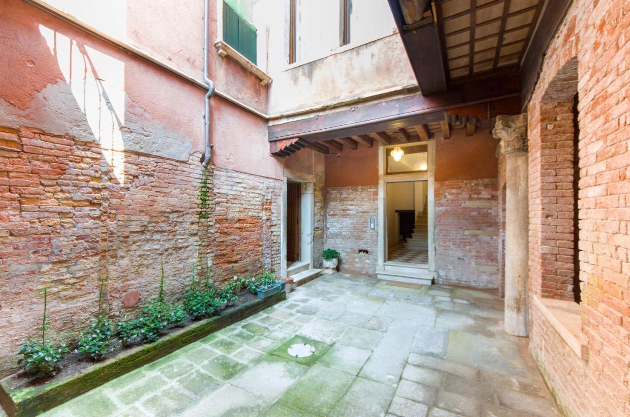 Residenza La Torretta Veneza Exterior foto